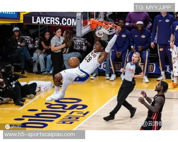 湖人火箭连胜势头强劲雷霆遭遇首败三双王们的辉煌记录再度刷新 湖人火箭连胜势头强劲雷霆遭遇首败三双王们的辉煌记录再度刷新