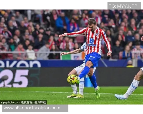 阿尔瓦雷斯重返马竞合练引关注卡尔多索缺席训练令人担忧 阿尔瓦雷斯重返马竞合练引关注卡尔多索缺席训练令人担忧